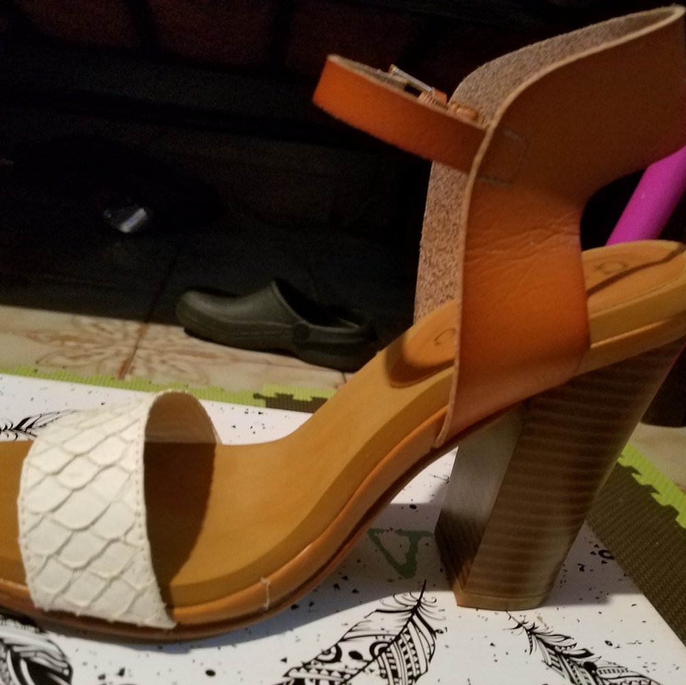Groove sandals leather light brown/off white